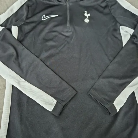 TOTTENHAM HOTSPUR NIKE TRAINING TOP – KIDS - SIZE M