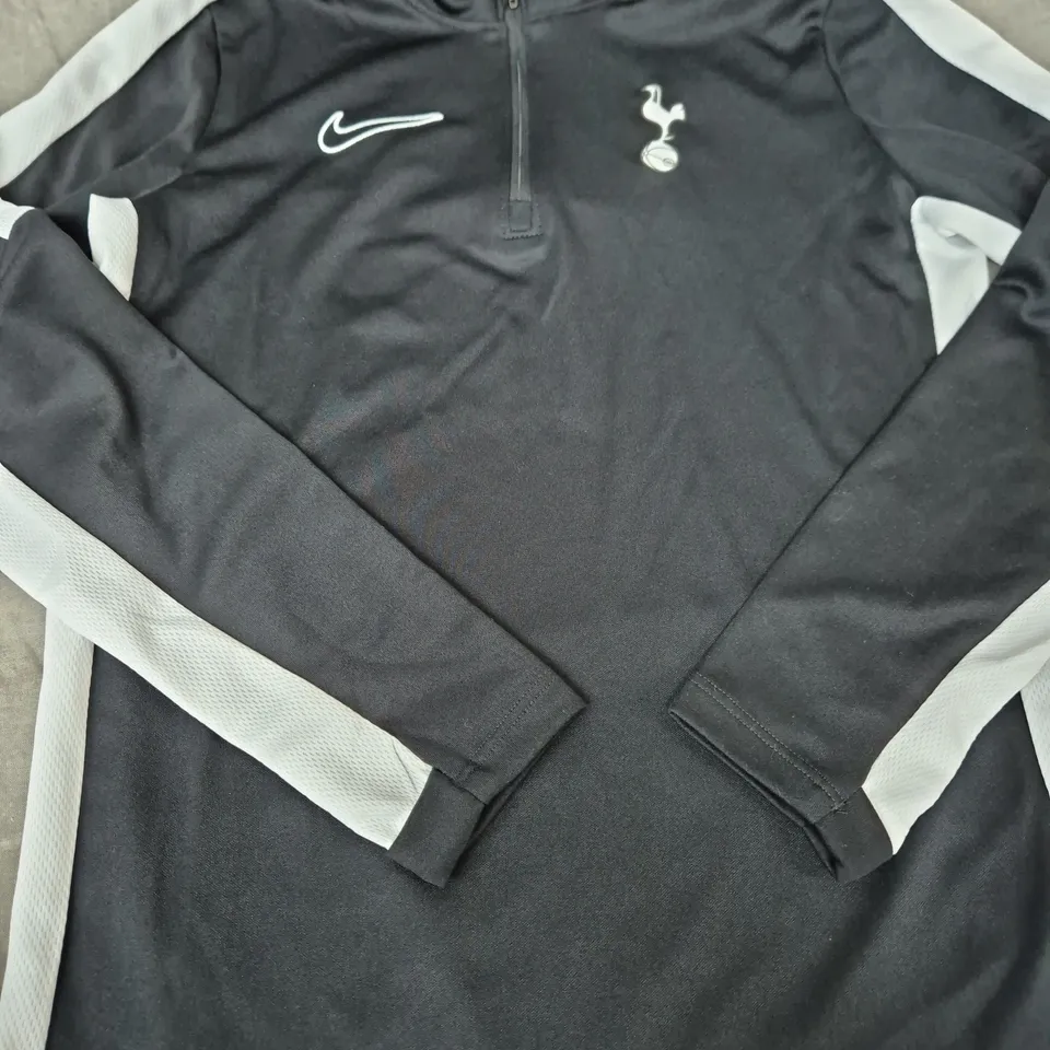 TOTTENHAM HOTSPUR NIKE TRAINING TOP – KIDS - SIZE M