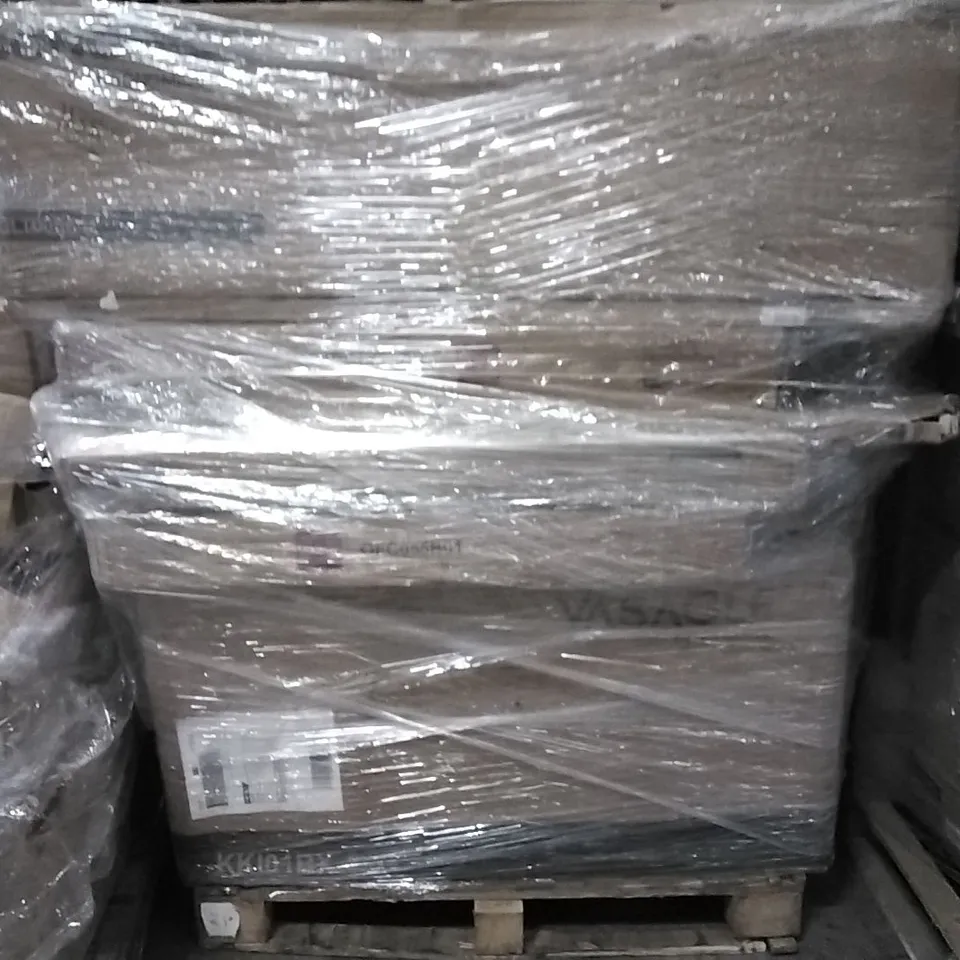 PALLET OF HOUSEHOLD ITEMS TO INCLUDE ALUMINIUM LADDER, LAUNDRY HAMPER,  STANDING MIRROR AND OTHER ASSORTED ITEMS...