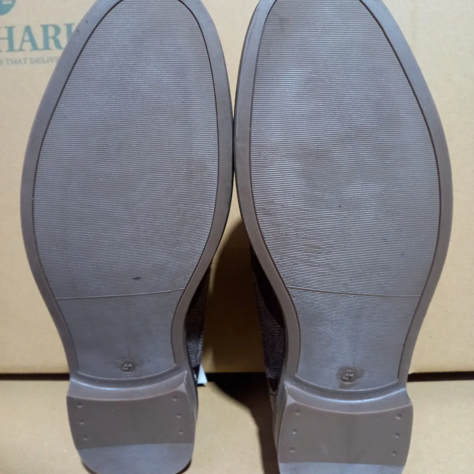 HUSH PUPPIES MENS BRYSON IN CHOCOLATE - SIZE 7