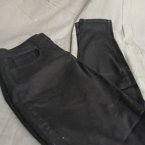 CAPO CHINO PANTS IN BLACK SIZE M 