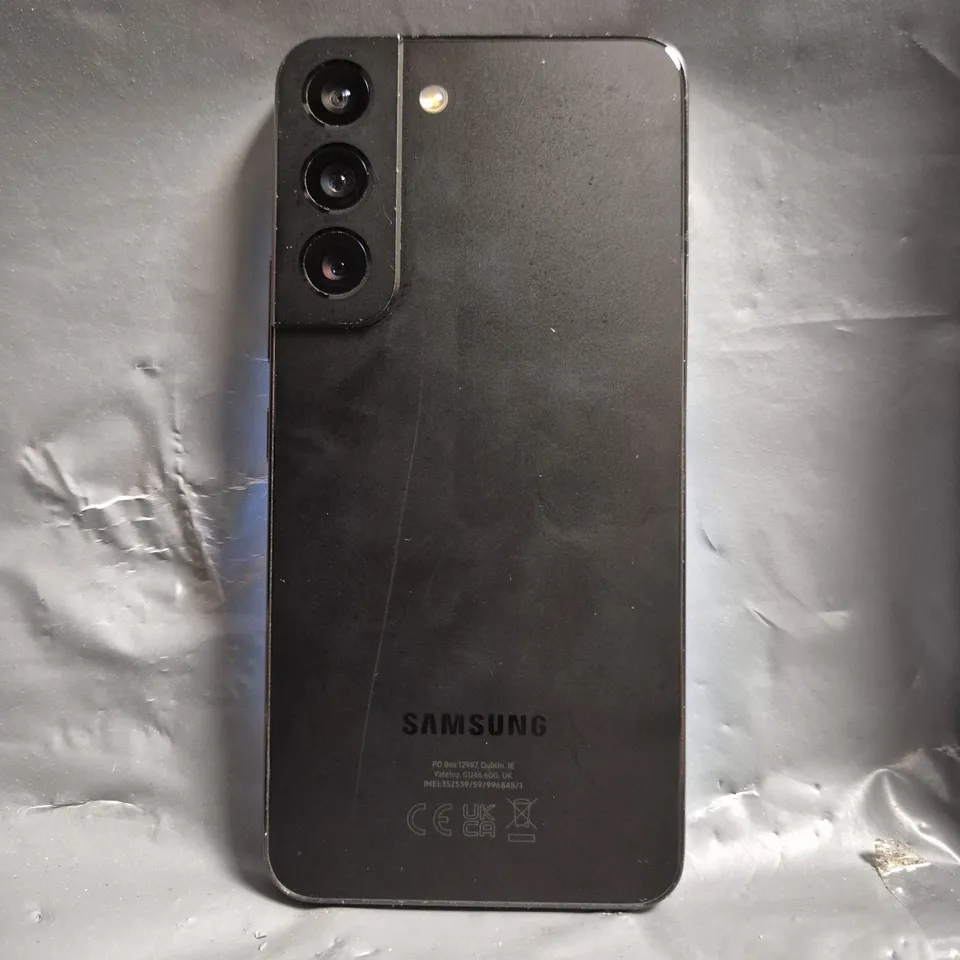 SAMSUNG S22