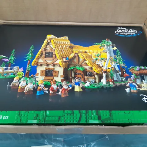 LEGO DISNEY SNOW WHITE AND THE SEVEN DWARFS’ COTTAGE 43242