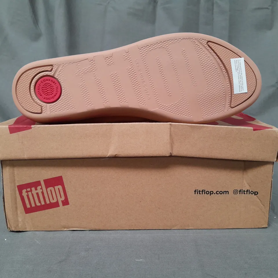 BOXED PAIR OF FITFLOP PEEP TOE LOAFERS IN BLUSH UK SIZE 5.5