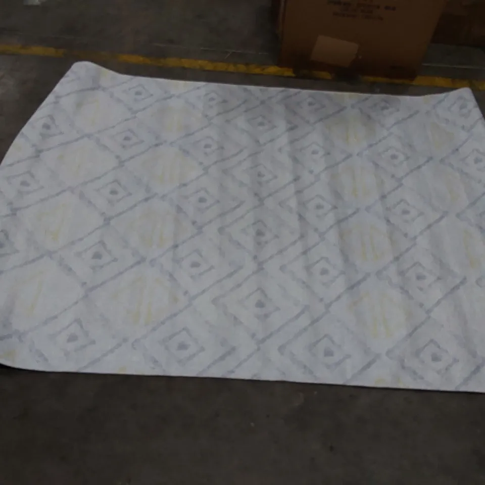 LAMAVOLA LINE RUG - YELLOW/GREY // SIZE: 160 X 230cm