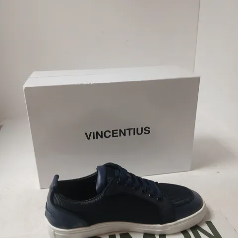VINCENTIUS V1 SNEAKER NAVY – UK 7 (EU 41)