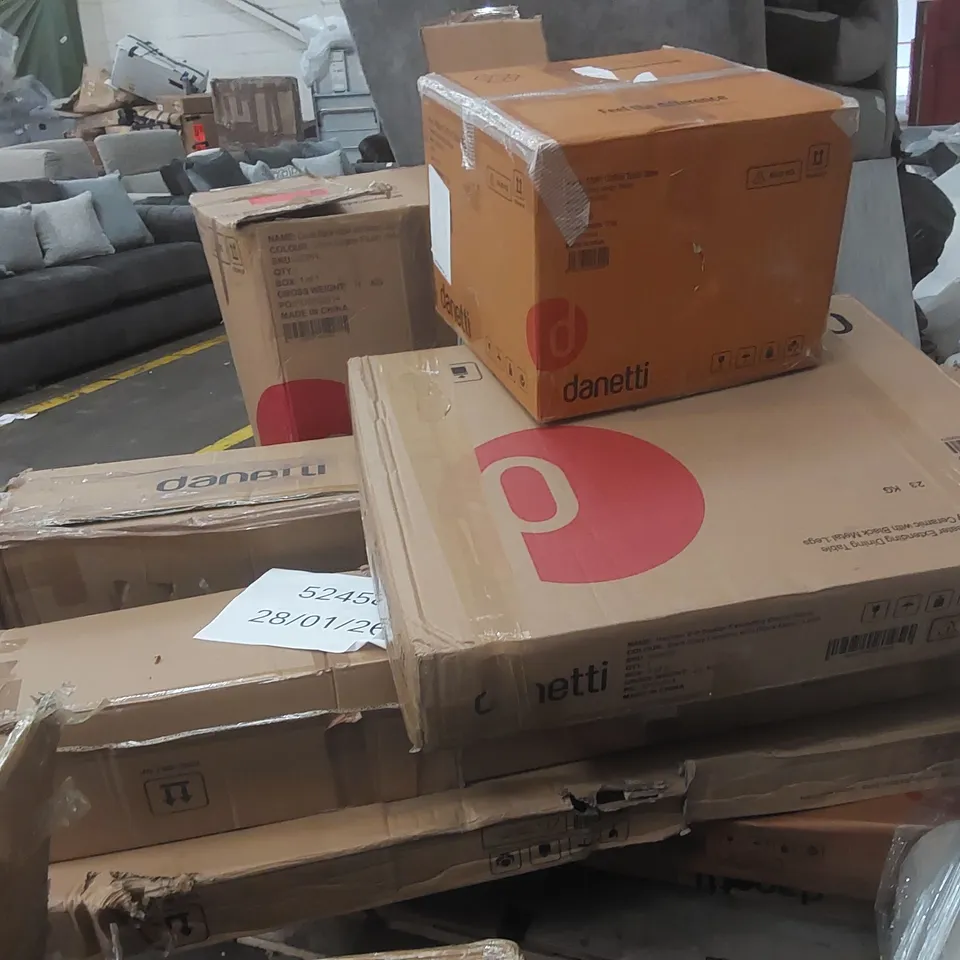 PALLET CONTAINING ASSORTED DESIGNER DANETTI FURNITURE PARTS ECT