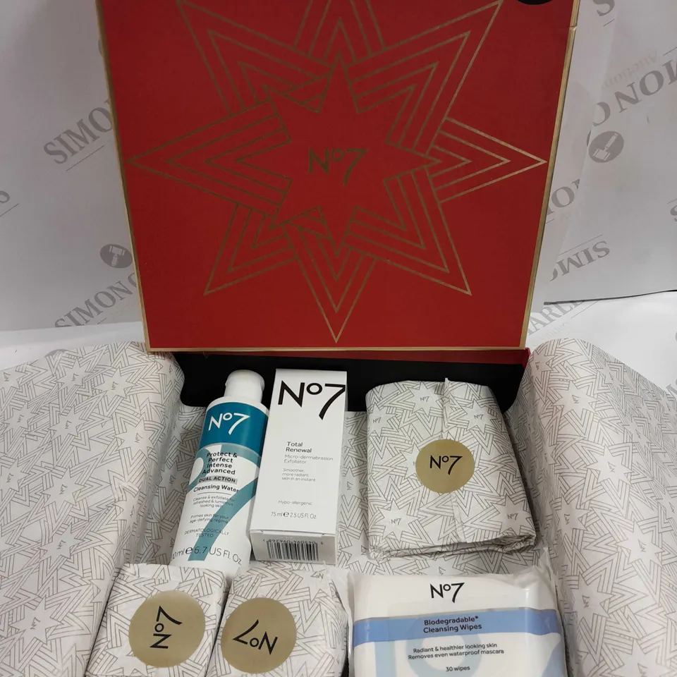 BOXED NO7 THE ULTIMATE SKINCARE COLLECTION 