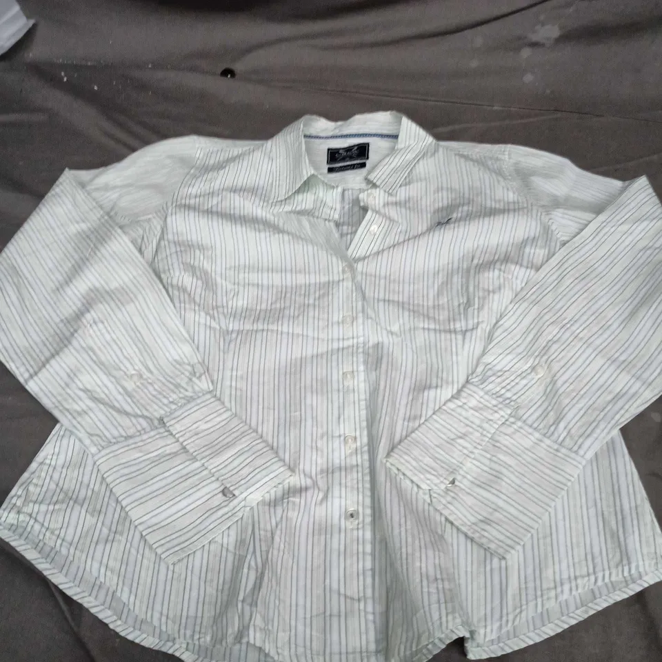 CREW CLOTHING CO TAILORED FIT SHIRT – WHITE WITH LIGHT BLUE STRIPES, UK 12
