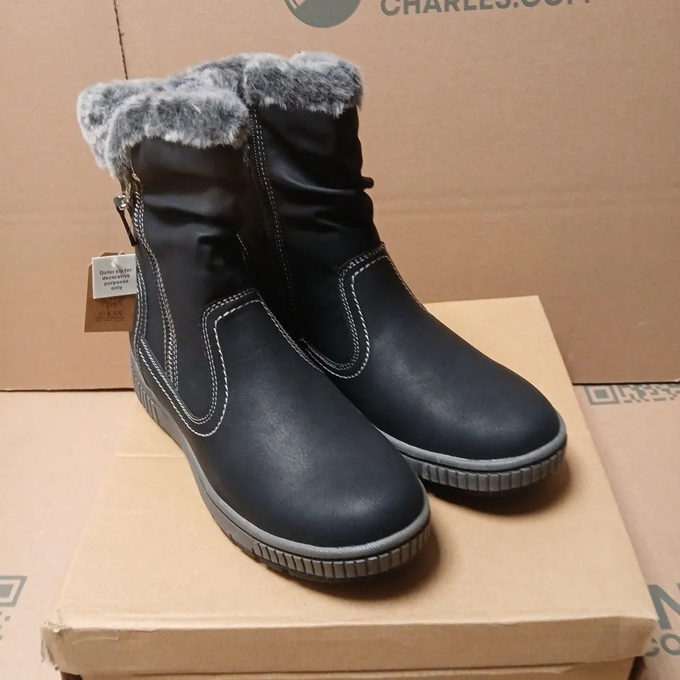 JO & JOE JADE BLACK PU BOOTS WITH FAUX FUR TRIM, UK SIZE 5