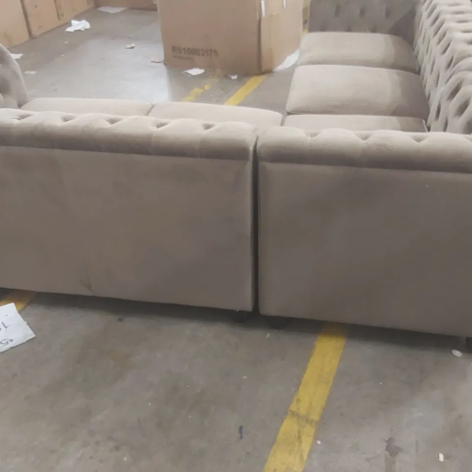QUALITY DESIGNER VELVET UPHOLSTERED CHESTERFIELD CORNER SOFA