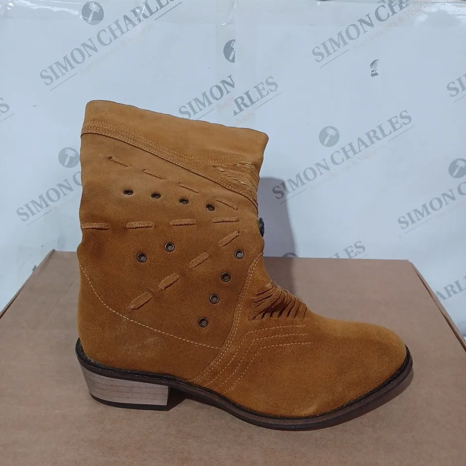 BOXED JOE BROWNS BRICK LANE SUEDE MIDI BOOTS - UK 5