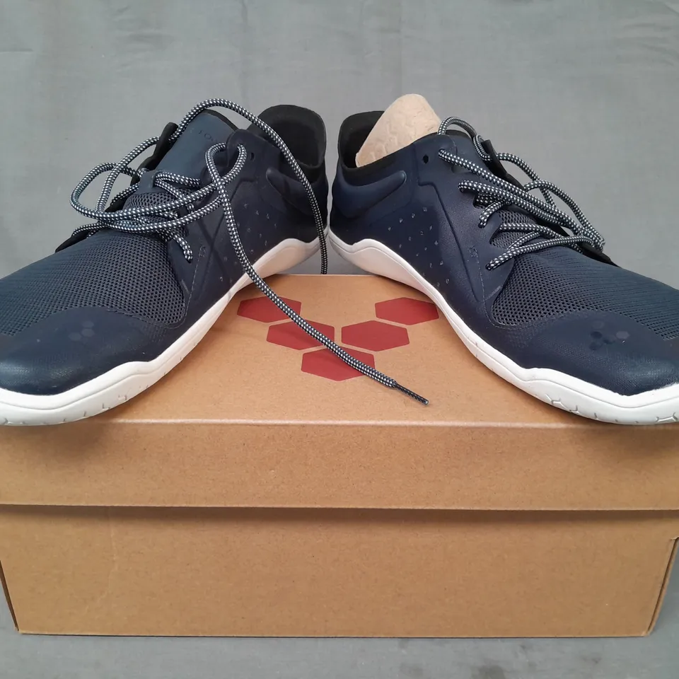 BOXED PAIR OF VIVO BAREFOOT PRIMUS LITE III SHOES IN NAVY UK SIZE 9