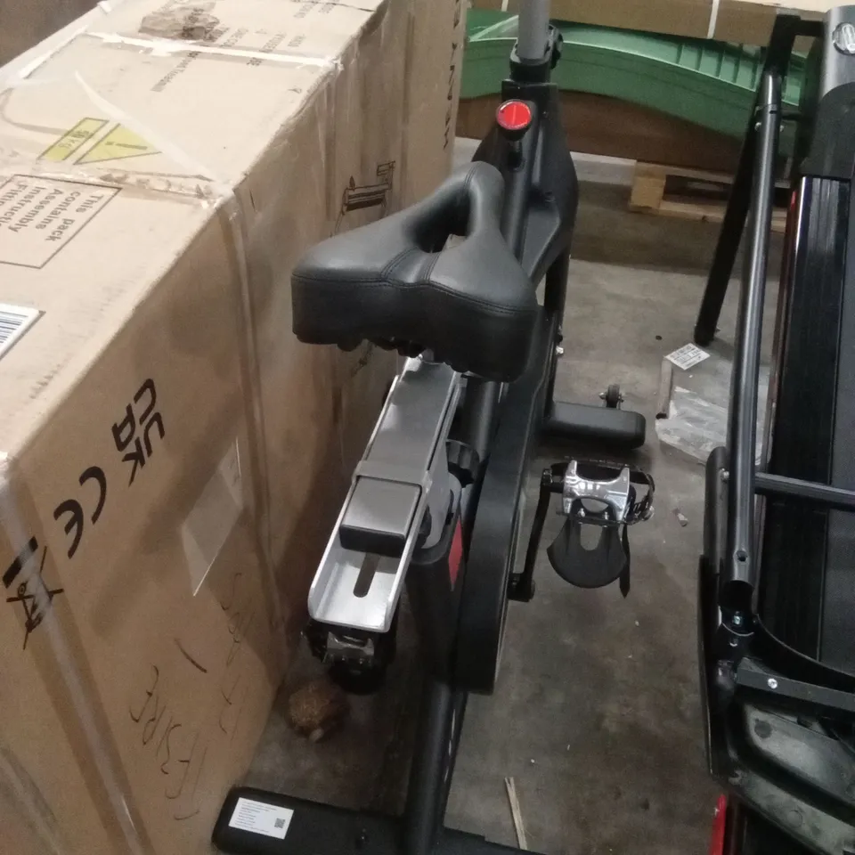 BOXED SCULPTURE PRO RACING STUDIO BIKE WITH 18KG FLYWHEEL RRP £349.99