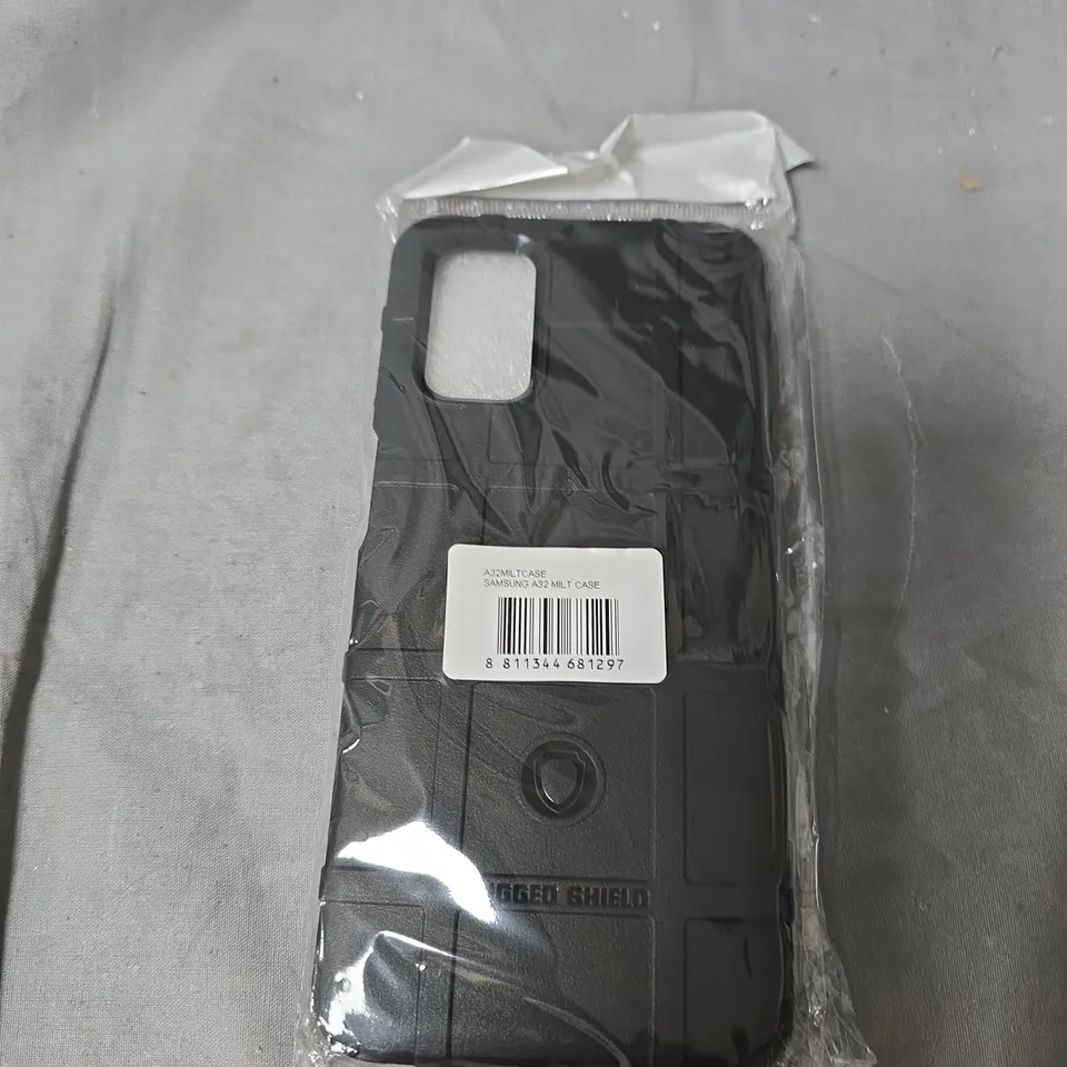 BOX OF APPROXIMATELY 31 SAMSUNG GALAXY A32 CASES – BLACK