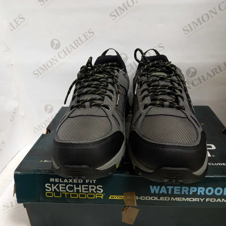 SKECHERS MENS LACE UP BOOTS SIZE 11