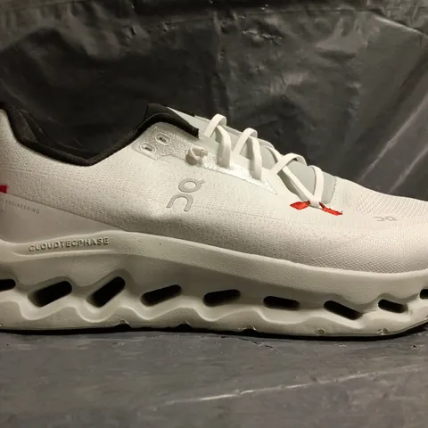 PAIR OF ON CLOUDTILT TRAINERS IN WHITE/PALE MINT SIZE UK 9.5