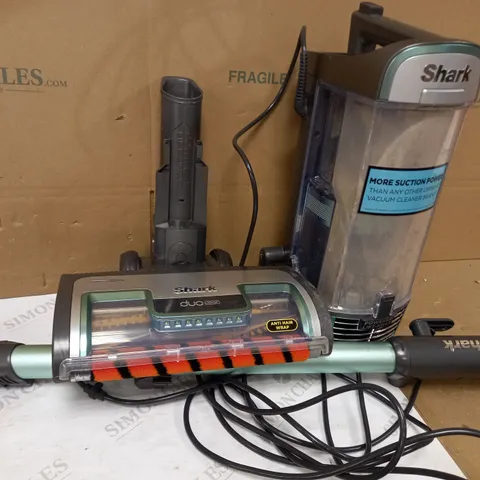 SHARK UPRIGHT VACUUM CLEANER 