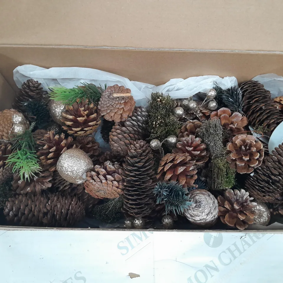 FESTIVE DECROTIVE GARLAND 