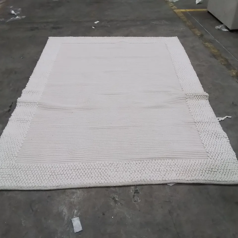 QUALITY DESIGNER AREA RUG - APPROXIMATELY 230X160CM