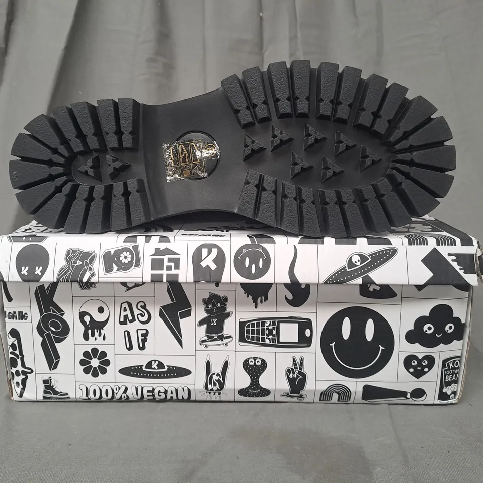 BOXED PAIR OF KOI VEGAN SILENT DUSK OWL PENTAGRAM LOAFERS IN BLACK UK SIZE 8