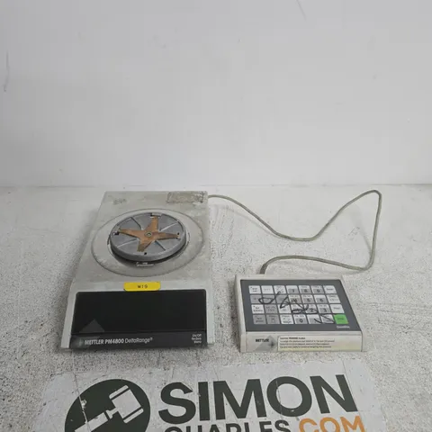 METTLER PM4800 DELTARANGE WEIGHING SCALE WITH KEYBOARD