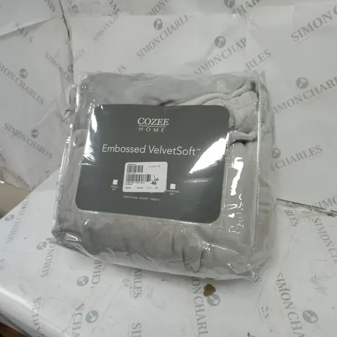 COZEE HOME EMBOSSED VELVETSOFT LIGHT GREY KING SIZE THROW