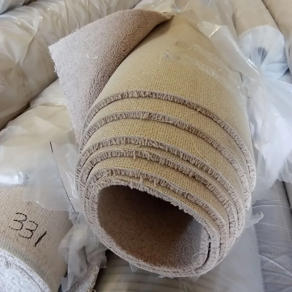 ROLL OF QUALITY TUDOR TWIST REGAL CALICO CARPET // APPROX SIZE: 4 x 2m