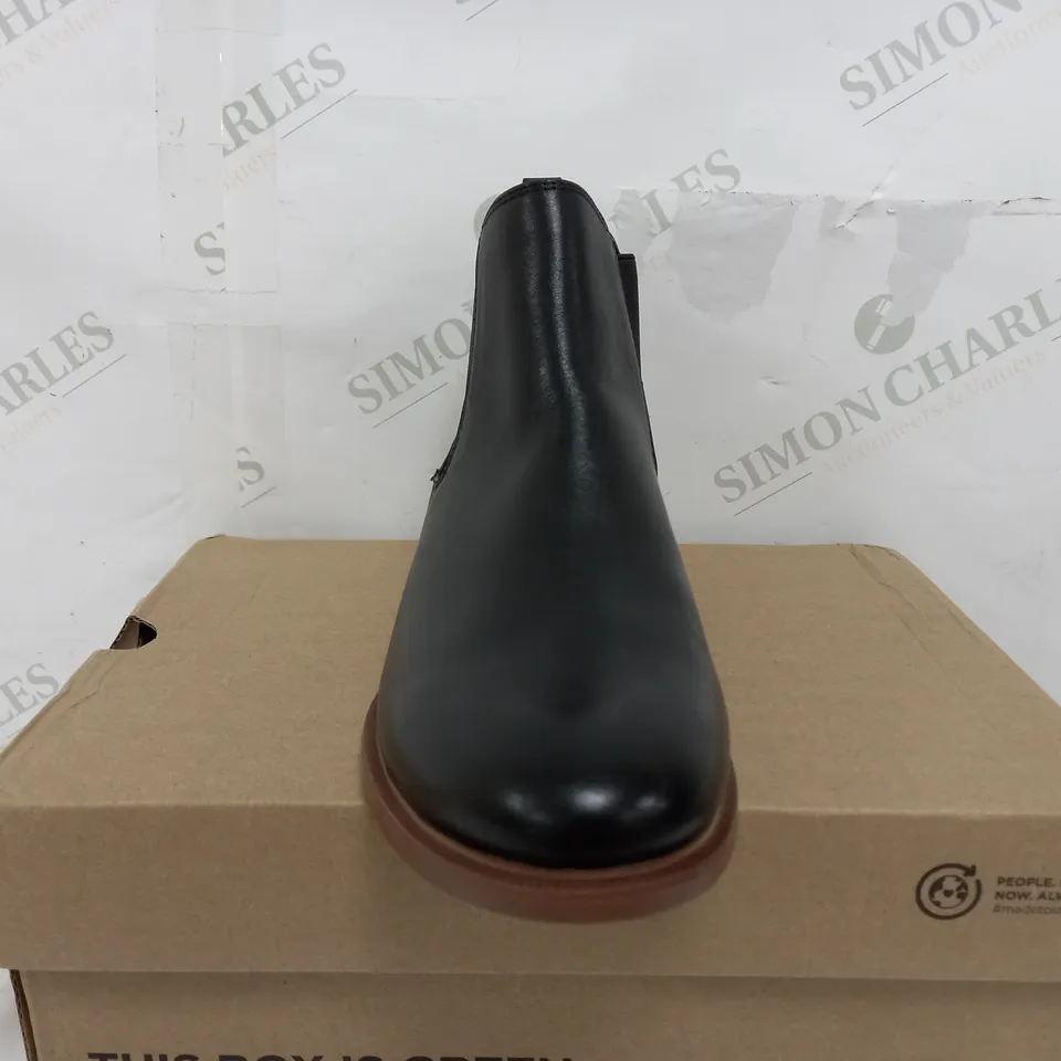 BOXED PAIR OF CLARKS COLLECTION TAYLOR SHINE HIGH BOOTS - UK 6 