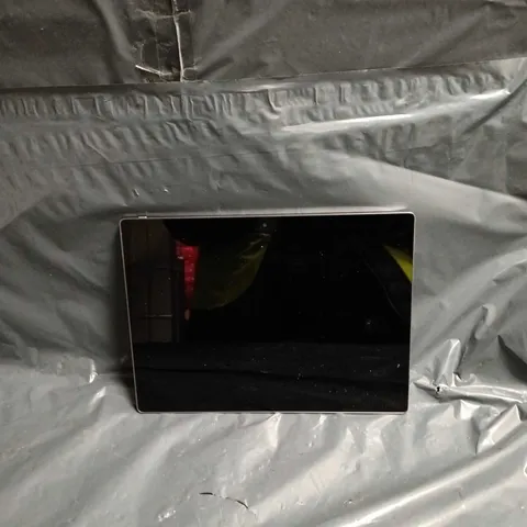 UNKNOWN BRAND TABLET (UNKNOWN MODEL)