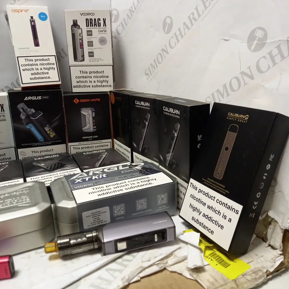LOT OF APPROX 28 E-CIGARETTE PRODUCTS TO INCLUDE INTELLICHARGER I8 , VAPORESSO XROS 3 MINI , VOOPOO DRAG X , ETC