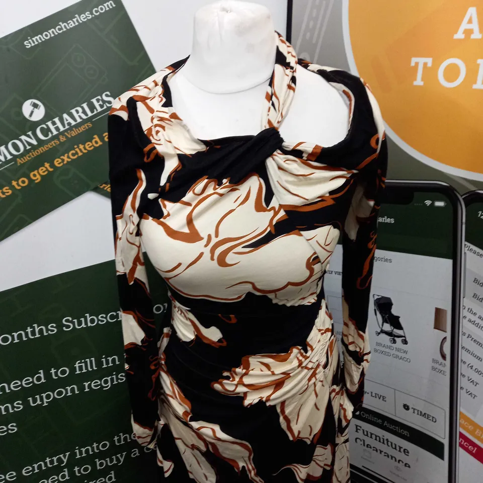 JOGSAW LEAF OUTLINE JERSEY DRESS SIZE M