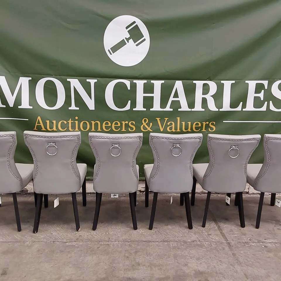 LOT OF 6X KENSINGTON LIGHT GREY BUTTON BACK DINING CHAIRS - BLACK LEGS (6 ITEMS)