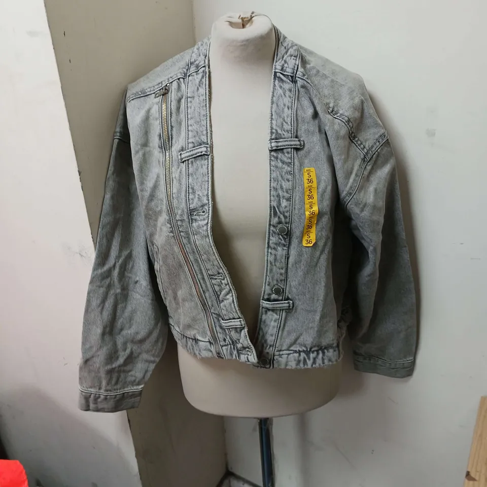PULL & BEAR FADED DENIM SHORT JACKET SIZE EUR S 36