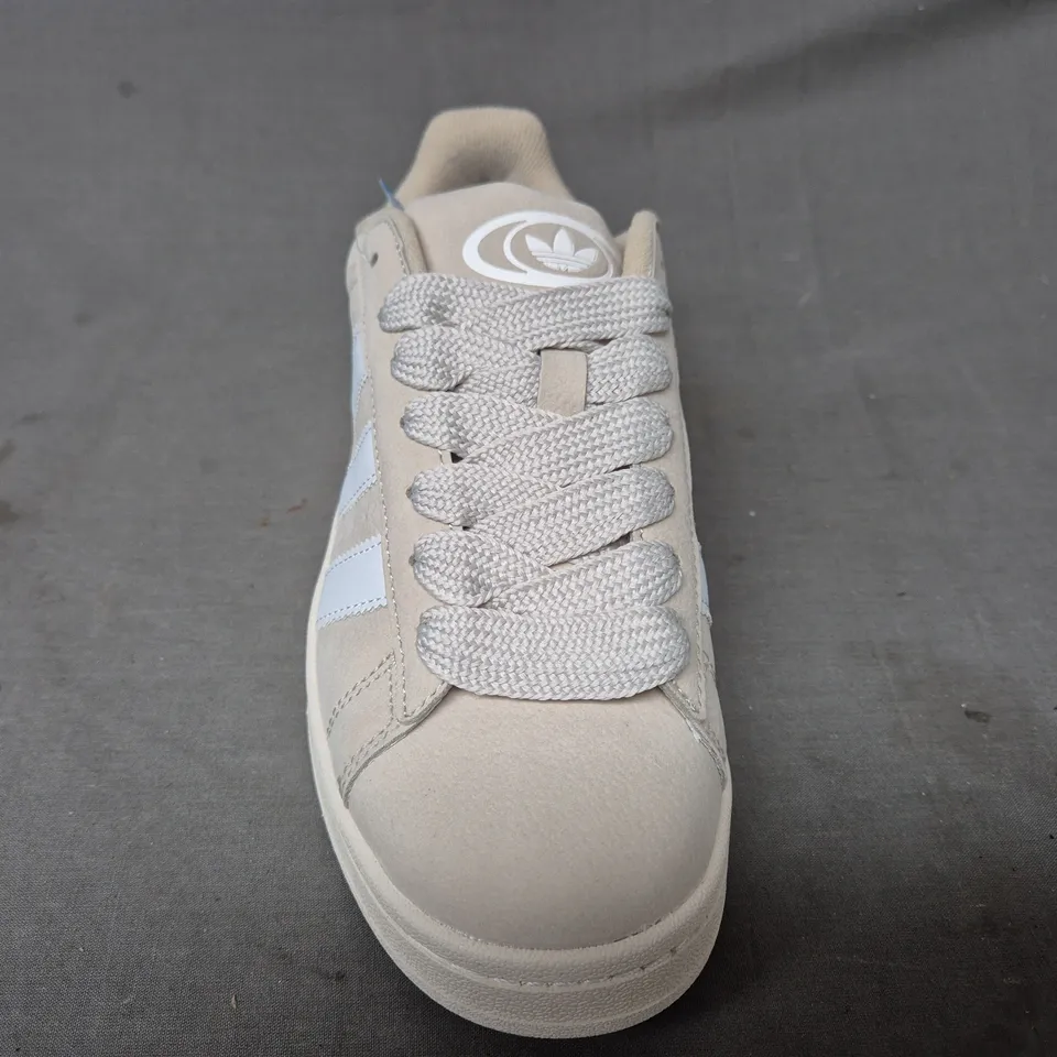 BOXED PAIR OF ADIDAS CAMPUS SHOES IN BEIGE/WHITE UK SIZE 6