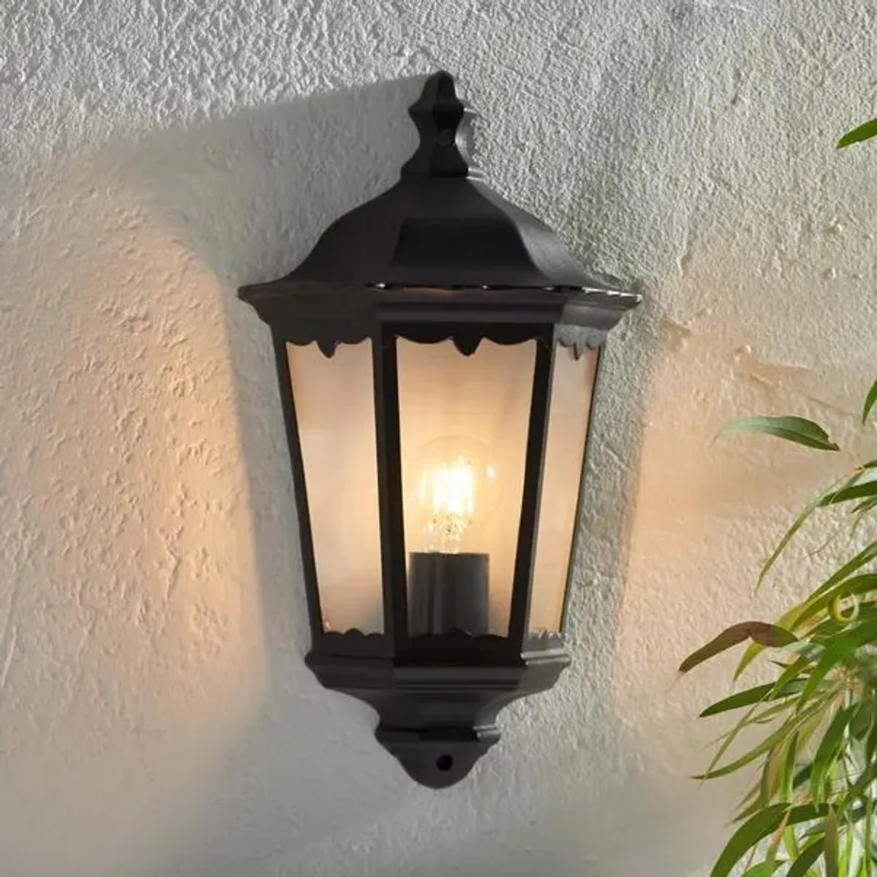 BOXED VOGUE TRENTON OUTDOOR WALL LIGHT