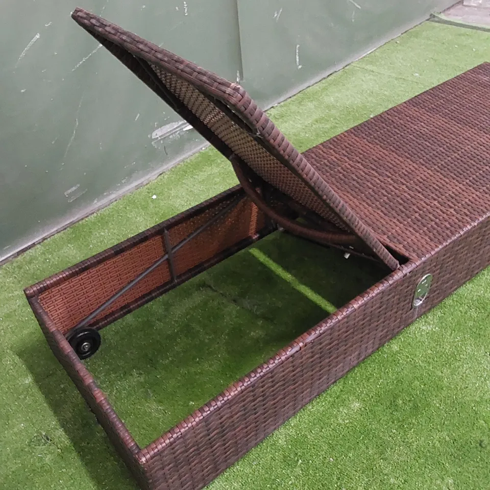 DESIGNER MANUAL ADJUSTABLE SUNLOUNGER IN CHOCOLATE MIX RATTAN