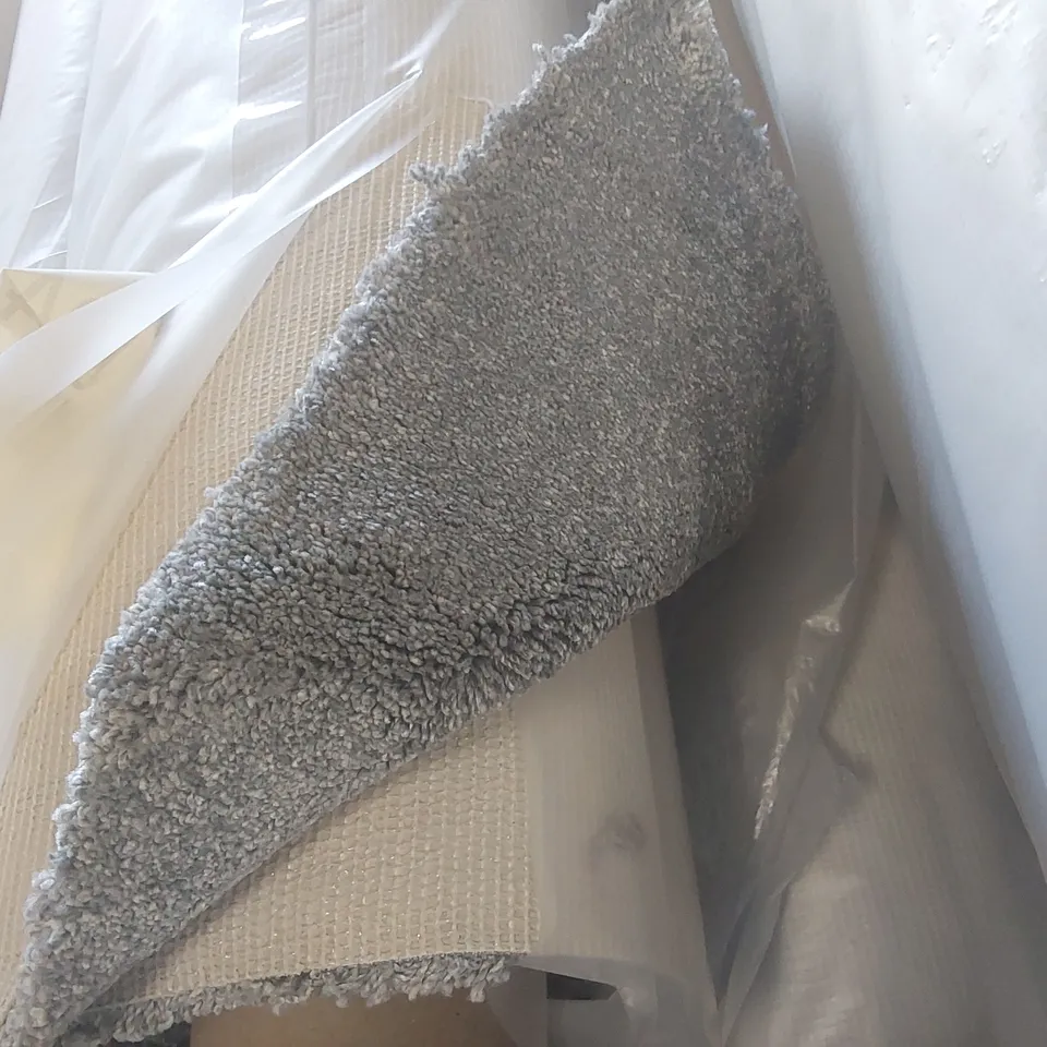 ROLL OF QUALITY ADDICTION NICKEL CARPET - APPROXIMATELY 3.23 x 4m