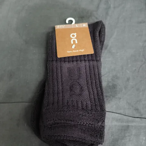 ON CLOUD BLACK TERRY SOCK HIGH – SIZE L
