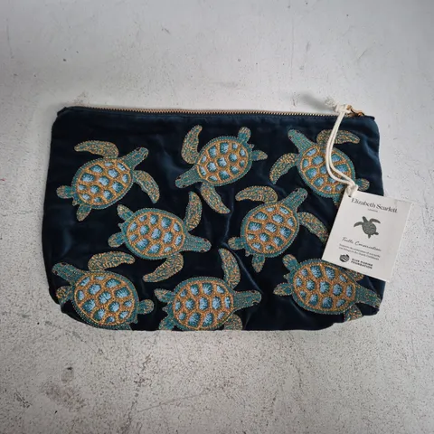 ELIZABETH SCARLETT MARINE NAVY VELVET EVERYDAY POUCH – 20 X 30CM