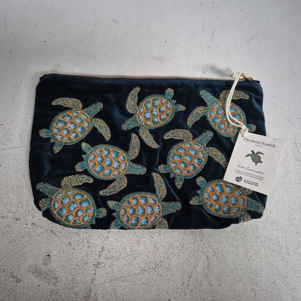 ELIZABETH SCARLETT MARINE NAVY VELVET EVERYDAY POUCH – 20 X 30CM
