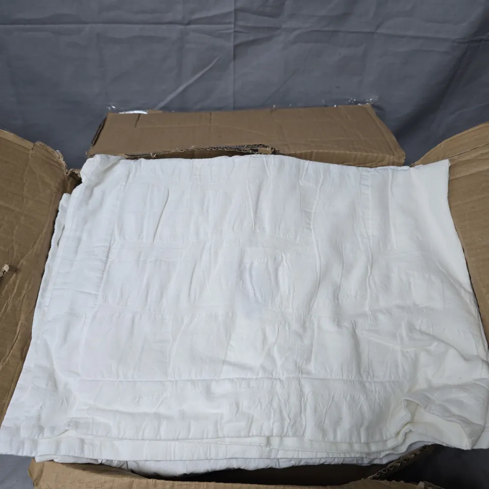 K BY KELLY HOPPEN BEDDING SET - WHITE - KING SIZE