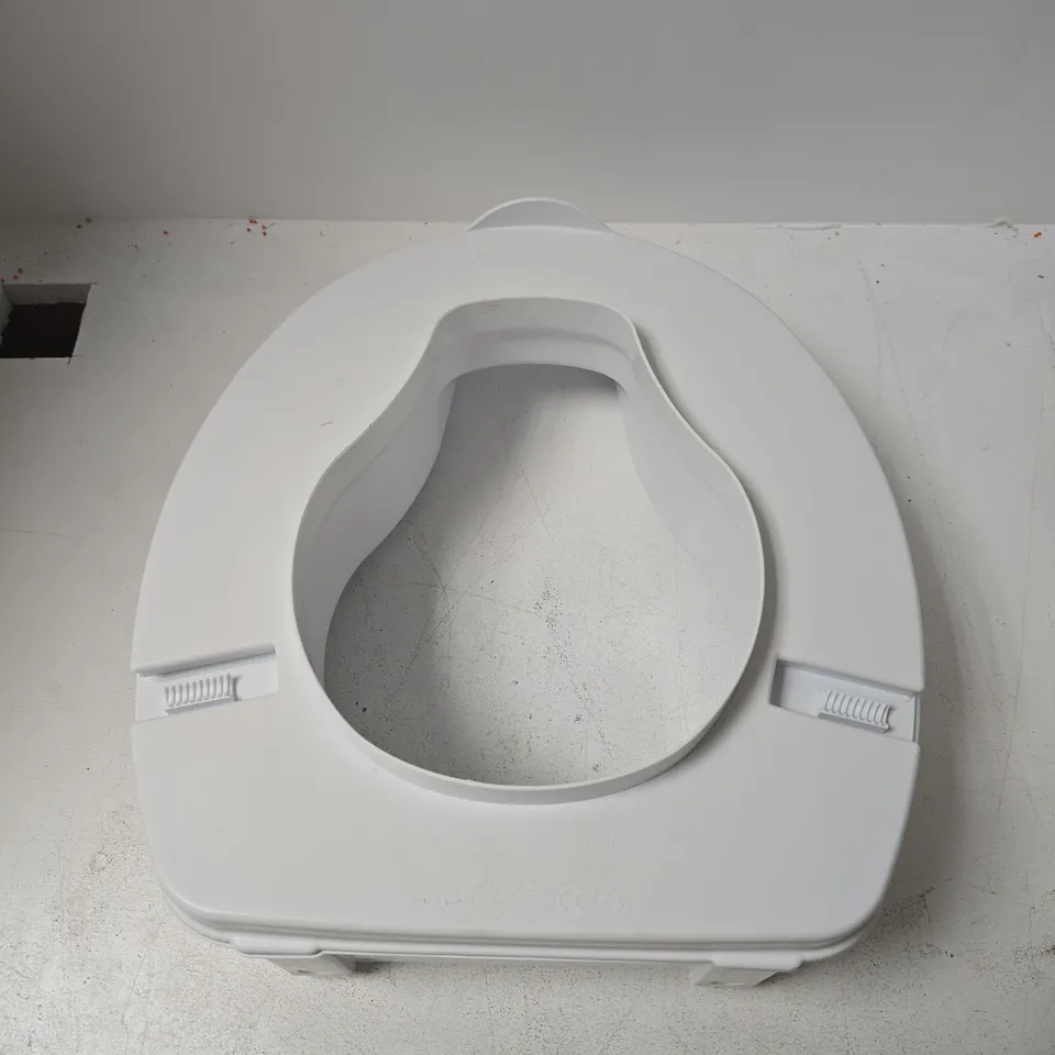 BOXED HOMECRAFT SAVANAH RAISED TOILET SEAT (10CM)