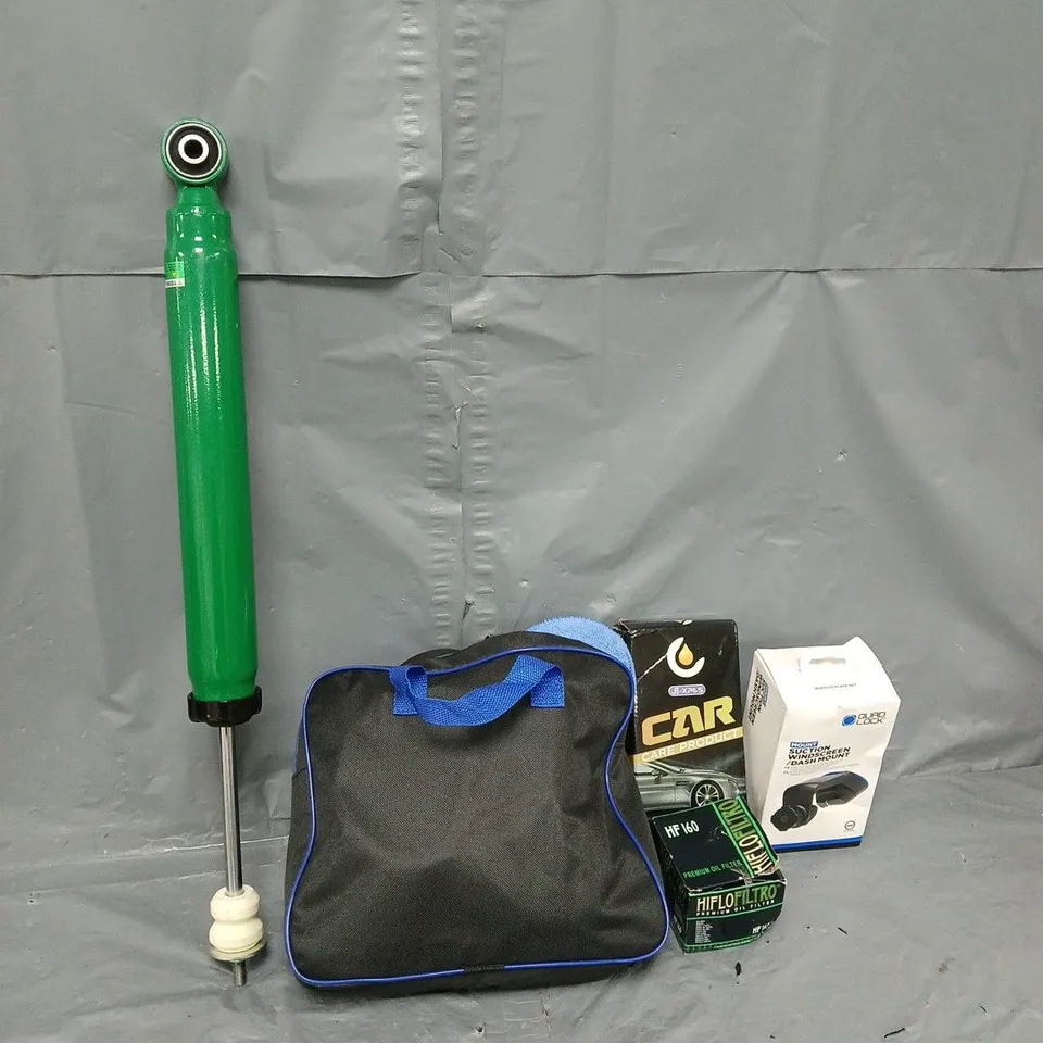 APPROXIMATELY 12 ASSORTED VEHICLE PARTS & ACCESSORIES TO INCLUDE SUCTION WINDSCREEN MOUNT, PREMIUM OIL FILTER, CAR CLEANING KIT, ETC - COLLECTION ONLY