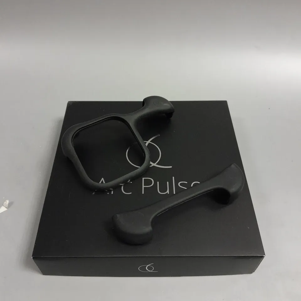 BOXED ATTACHING ARC PULSE MINIMAL CASE FOR IPHONE 15 PRO MAX 