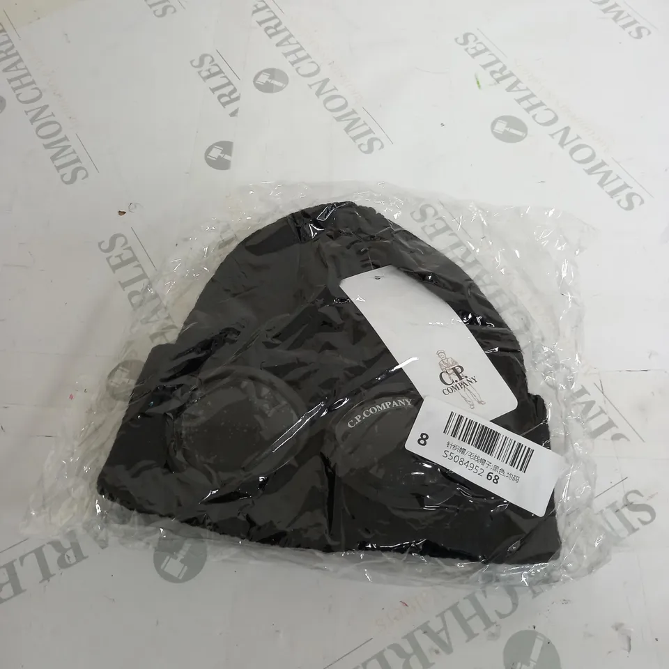 BLACK CP COMPANY BEANIE 