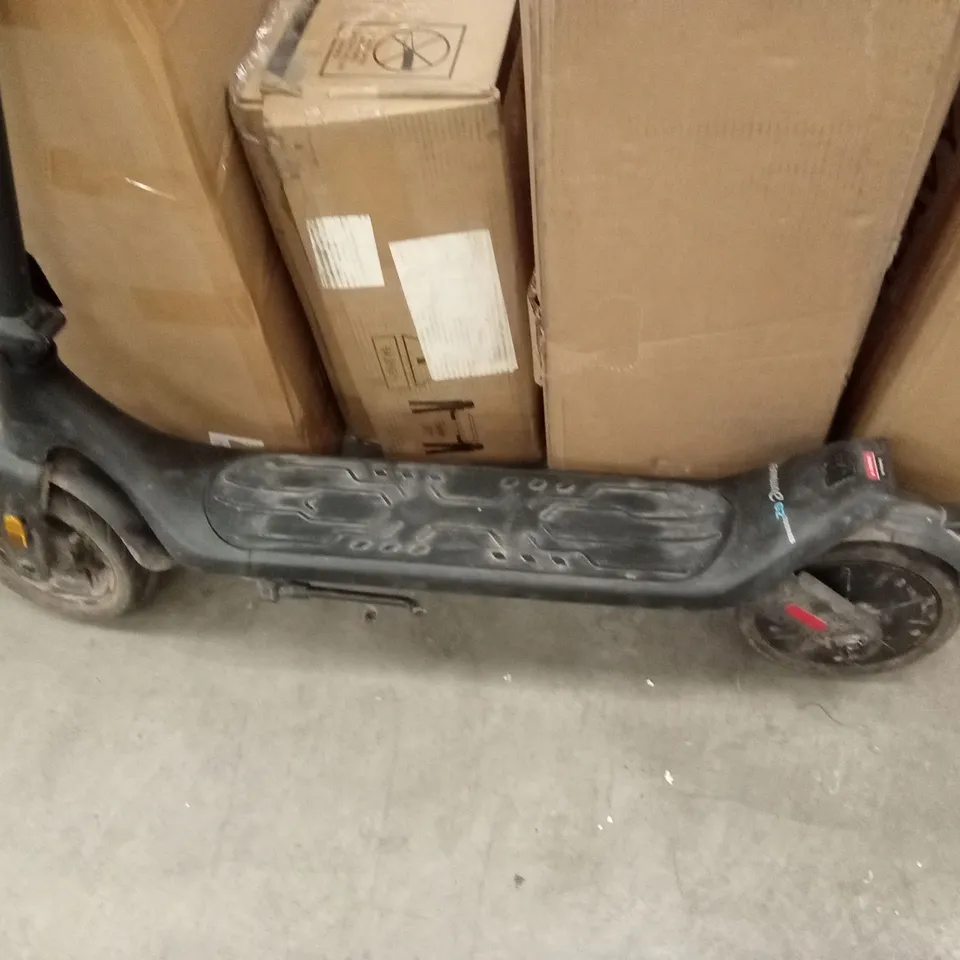 ZINC FOLDING ELECTRIC FORMULA E GZ3 500W SERIES SCOOTER - BLACK RRP £599.99