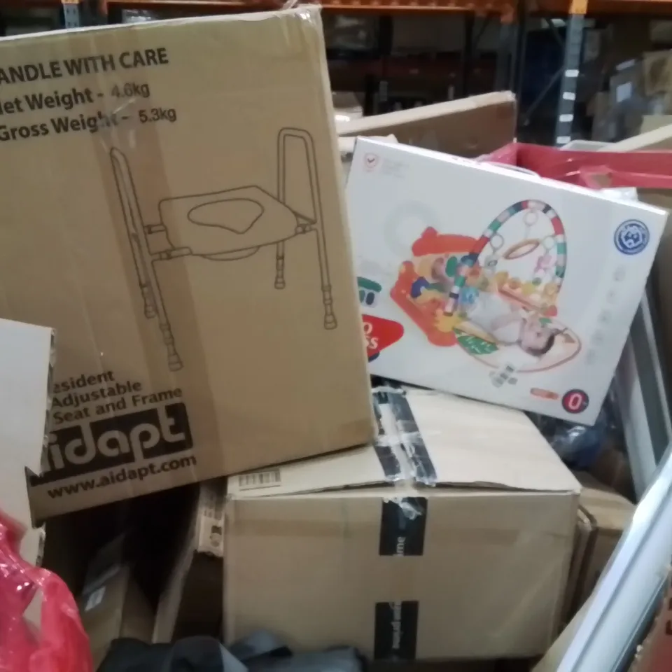 PALLET CONTAINING VARIOUS ASSORTED BOXED HOUSEHOLD ITEMS TO INCLUDE: BABY PLAY MAT, WEIGHTED BLANKET,  TOILET SEAT AND FRAME, ROLLER BLINDS AND LOTS MORE UNMARKED BOXED ITEMS 
