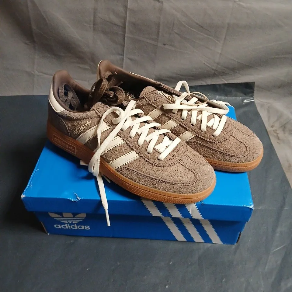ADIDAS SPEZIAL TRAINERS – BROWN SUEDE, GUM SOLE, WHITE STRIPES UK 4