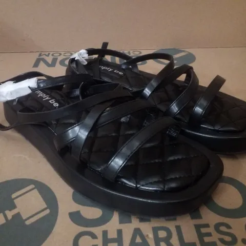 BOX CONTAINING APPROXIMATELY 6 PAIRS OF BRAND NEW SIMPLY BE BLACK PHOEBE EX WIDE SANDALS - SIZE 8